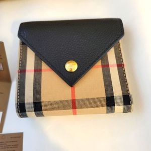 Burberry wallet